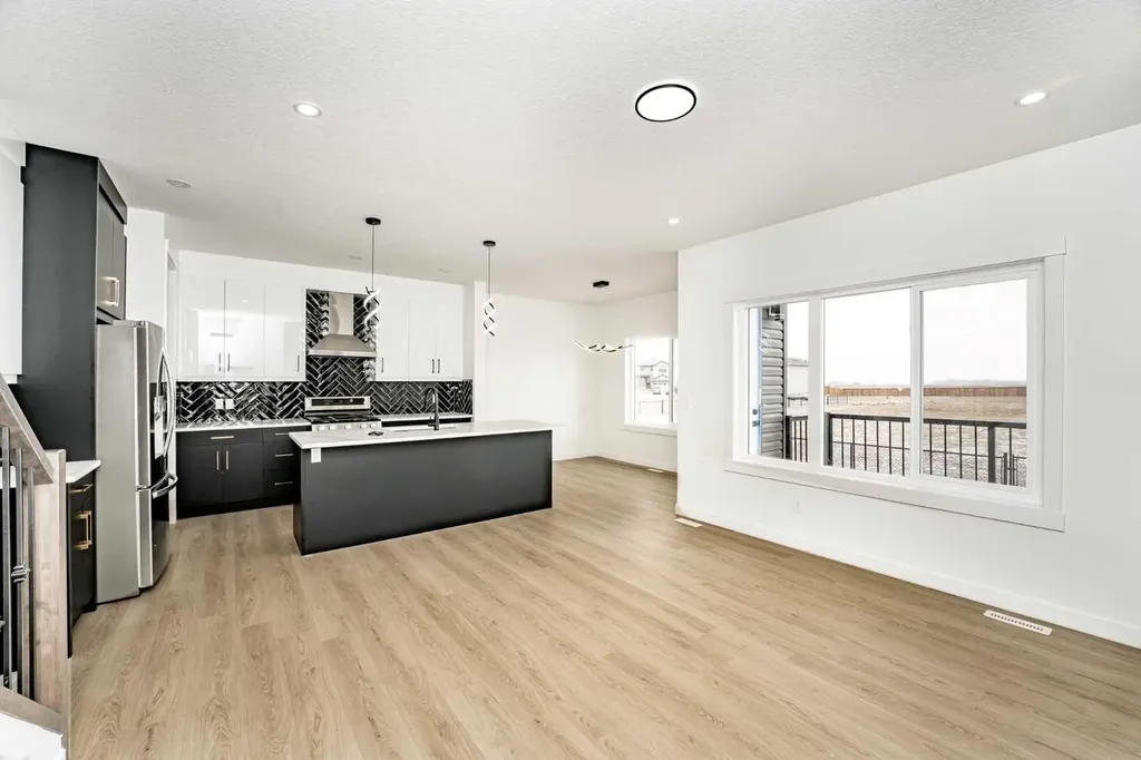 182 Lakewood Crescent Strathmore AB T0J 1Y0
