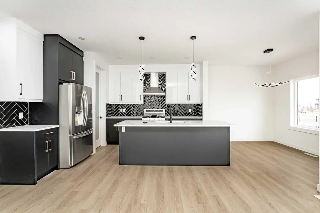 182 Lakewood Crescent Strathmore AB T0J 1Y0