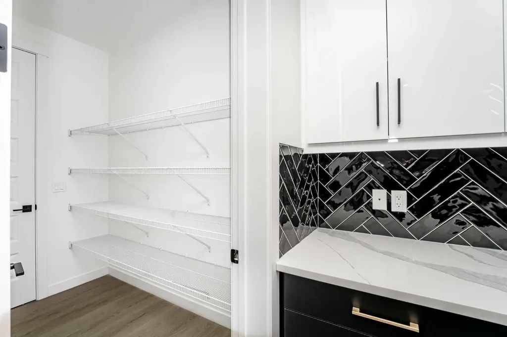 182 Lakewood Crescent Strathmore AB T0J 1Y0