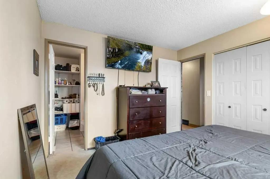 10 Chappel Drive Red Deer AB T4P 2R8