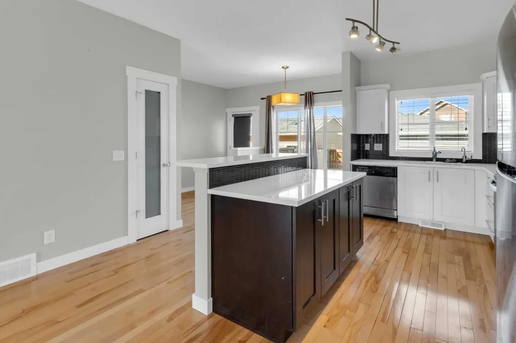 24 Royal Birch Park NW Calgary AB T3G 0B8