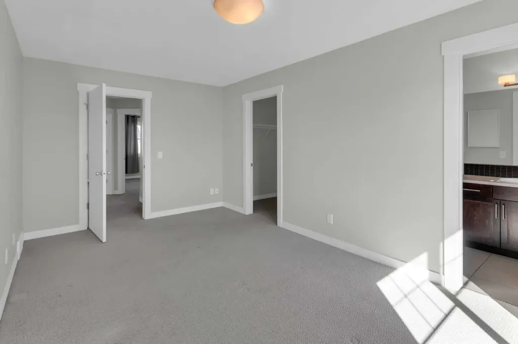 24 Royal Birch Park NW Calgary AB T3G 0B8