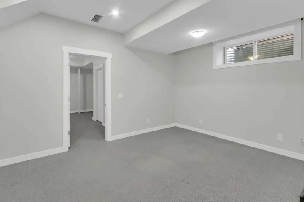 24 Royal Birch Park NW Calgary AB T3G 0B8