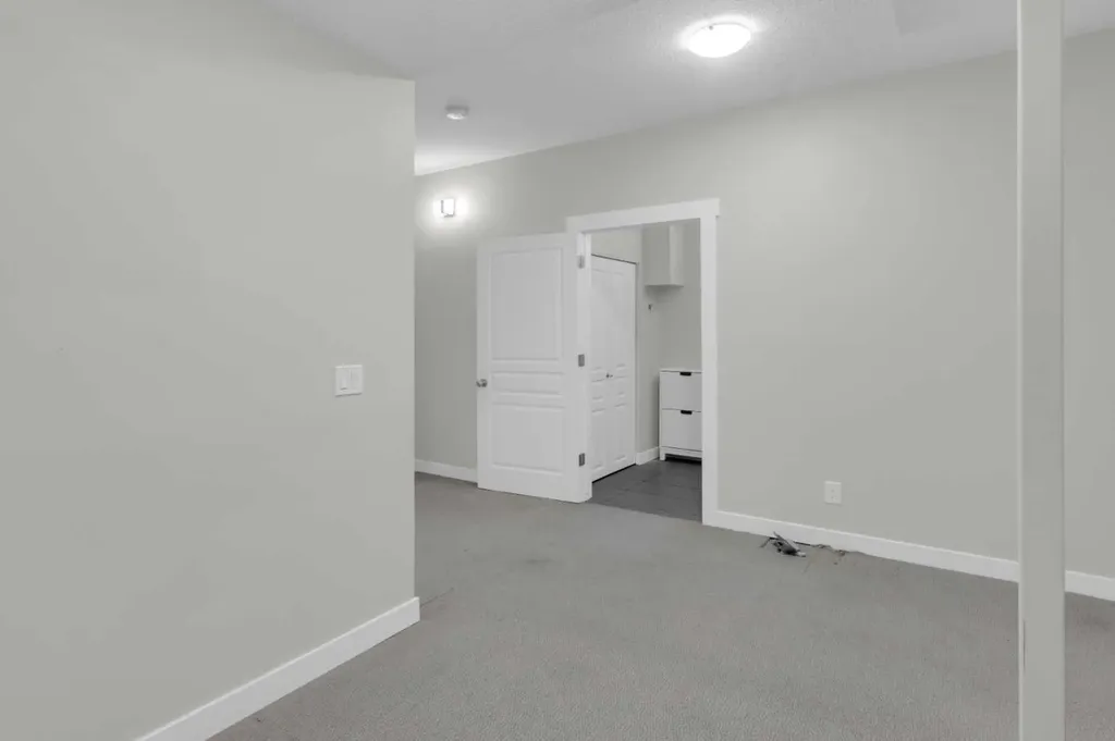 24 Royal Birch Park NW Calgary AB T3G 0B8