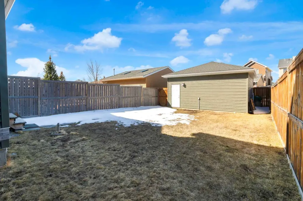 24 Royal Birch Park NW Calgary AB T3G 0B8