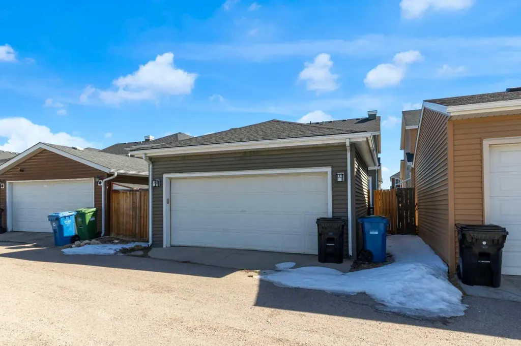 24 Royal Birch Park NW Calgary AB T3G 0B8