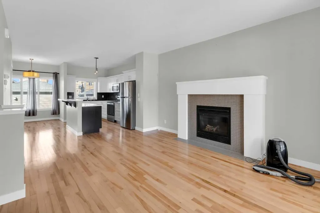 24 Royal Birch Park NW Calgary AB T3G 0B8