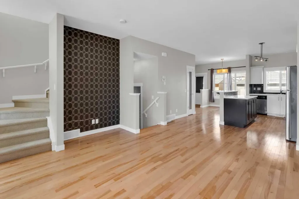 24 Royal Birch Park NW Calgary AB T3G 0B8