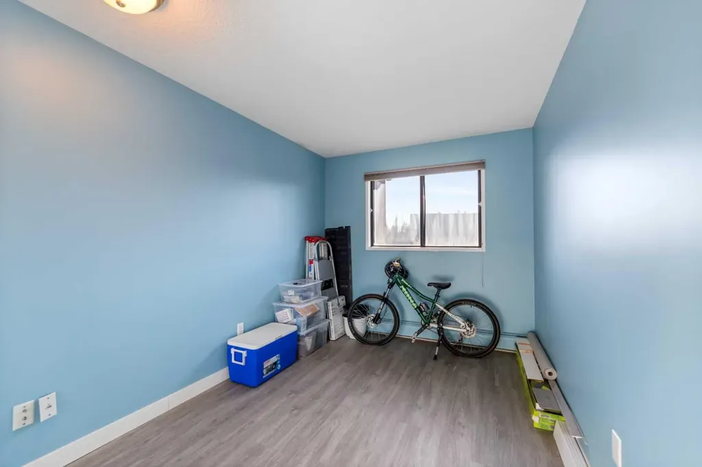 13045 6 Street SW Calgary AB T2W 5H1