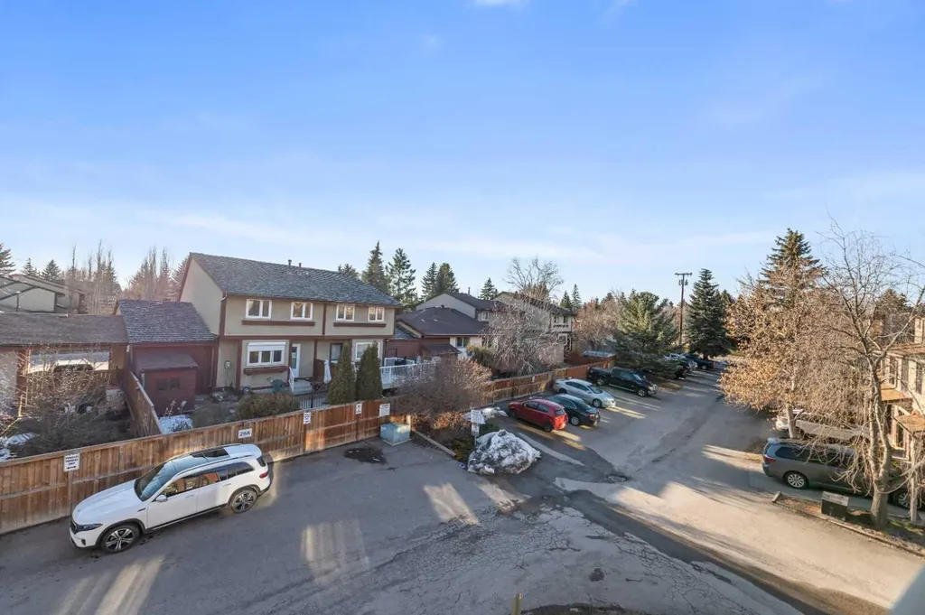 13045 6 Street SW Calgary AB T2W 5H1