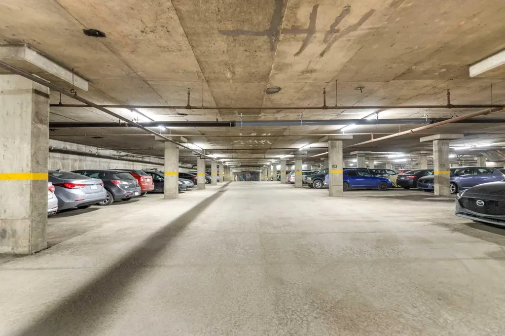 13045 6 Street SW Calgary AB T2W 5H1