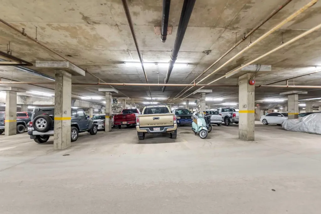 13045 6 Street SW Calgary AB T2W 5H1