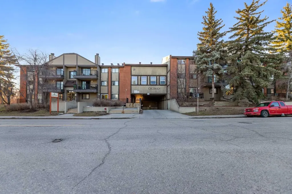 13045 6 Street SW Calgary AB T2W 5H1