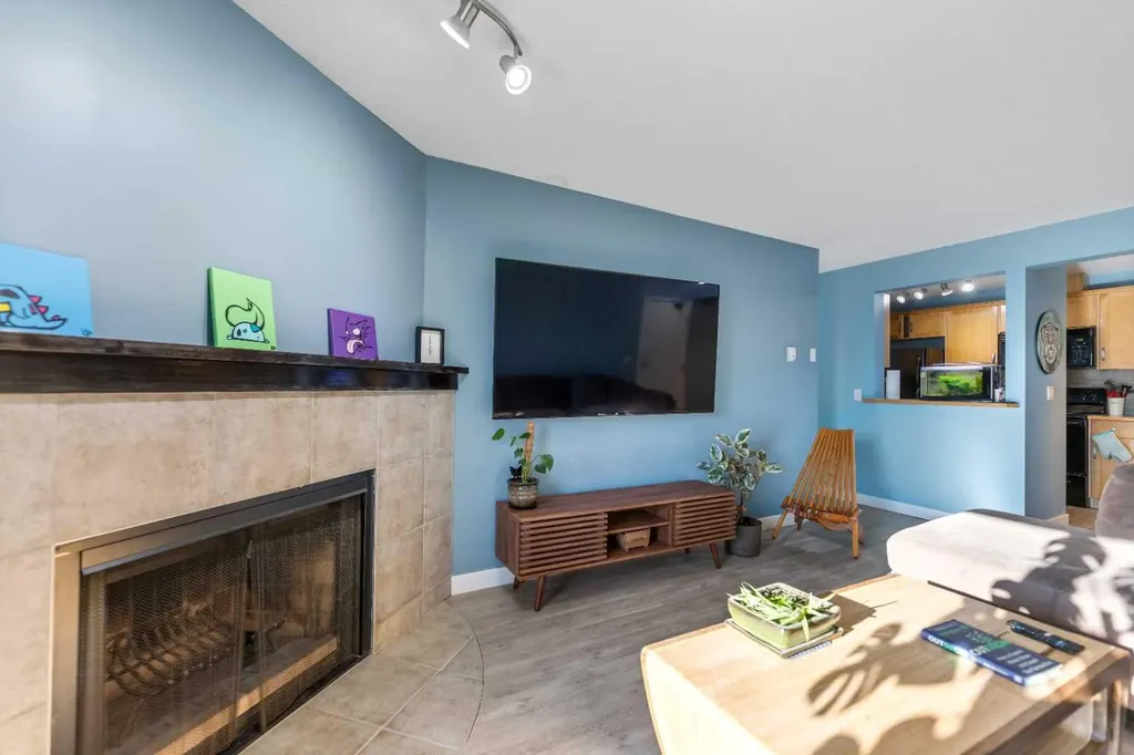 13045 6 Street SW Calgary AB T2W 5H1
