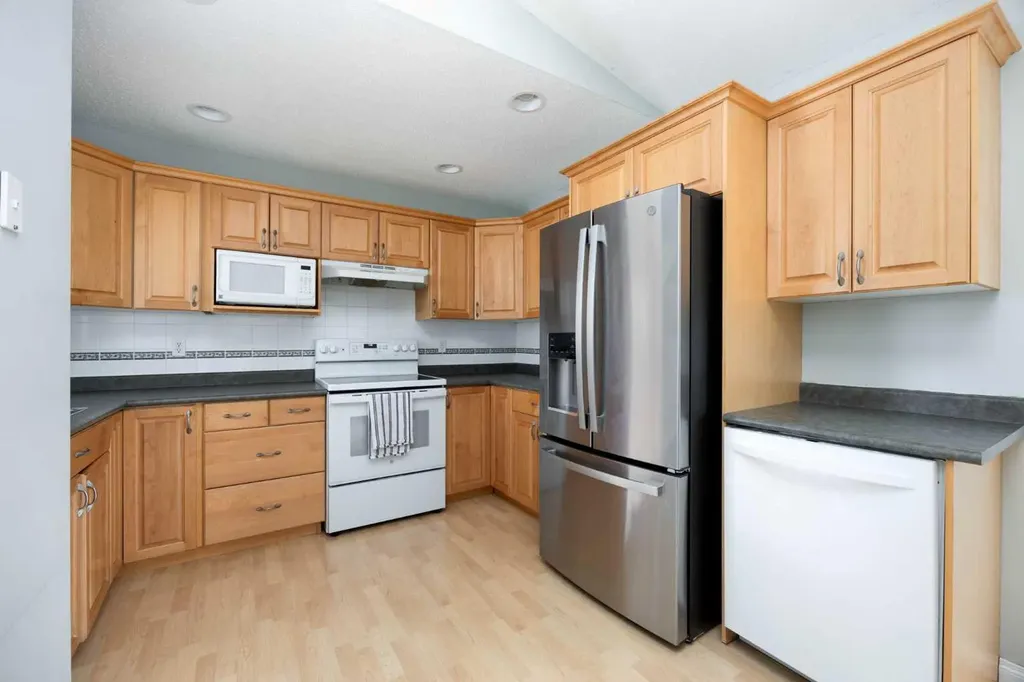 196 Shetland Garden Fort Mcmurray AB T9H 5M5
