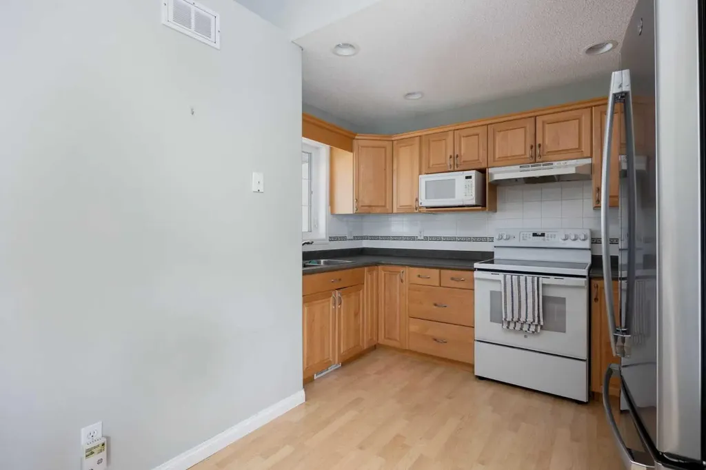196 Shetland Garden Fort Mcmurray AB T9H 5M5