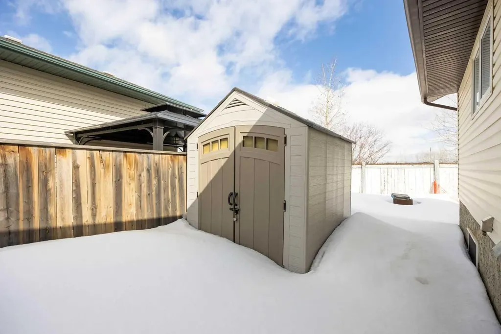 196 Shetland Garden Fort Mcmurray AB T9H 5M5