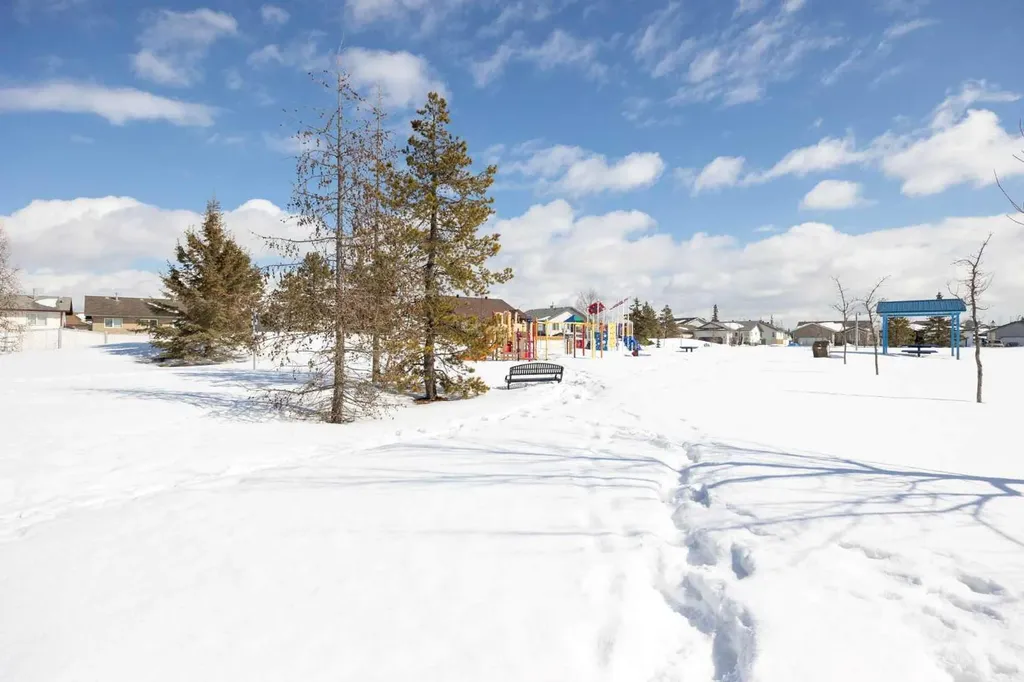 196 Shetland Garden Fort Mcmurray AB T9H 5M5