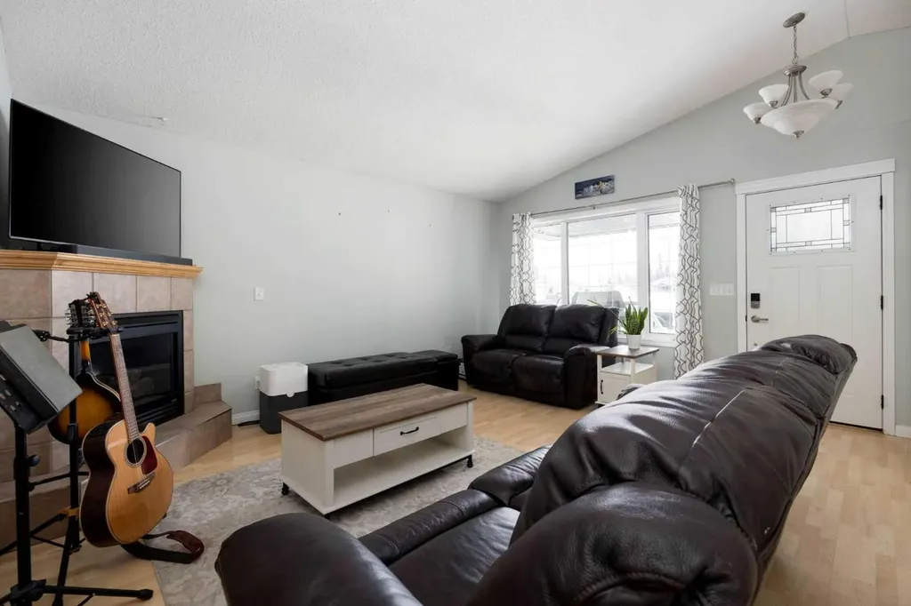 196 Shetland Garden Fort Mcmurray AB T9H 5M5