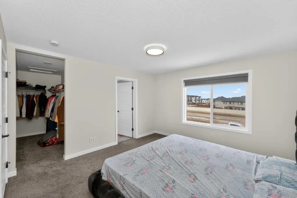 1173 Chinook Gate Bay SW Airdrie AB T4B 5J2