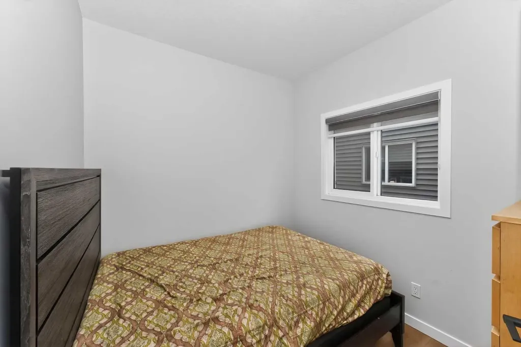1173 Chinook Gate Bay SW Airdrie AB T4B 5J2