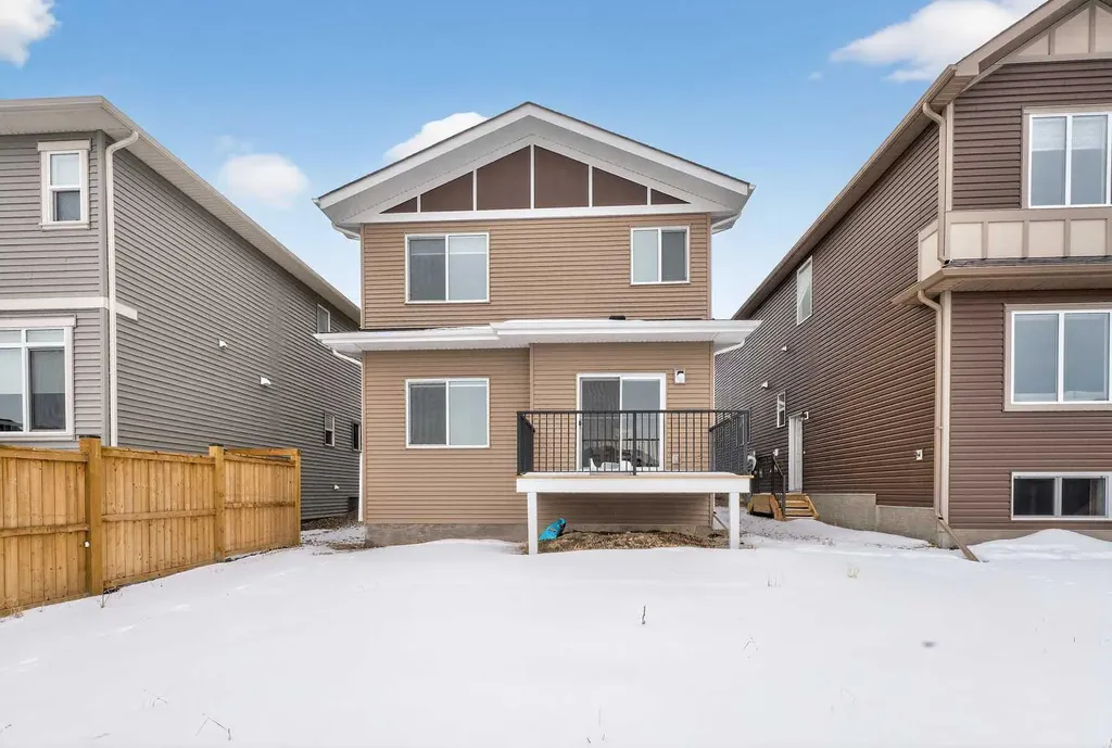 1173 Chinook Gate Bay SW Airdrie AB T4B 5J2