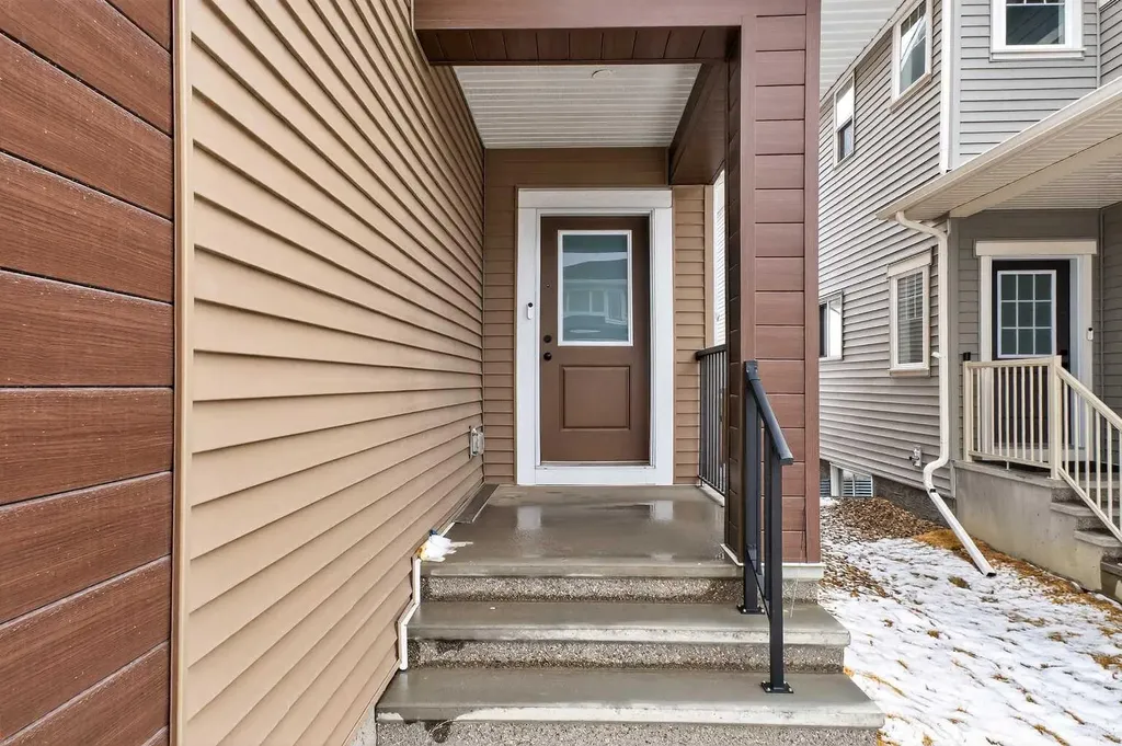 1173 Chinook Gate Bay SW Airdrie AB T4B 5J2