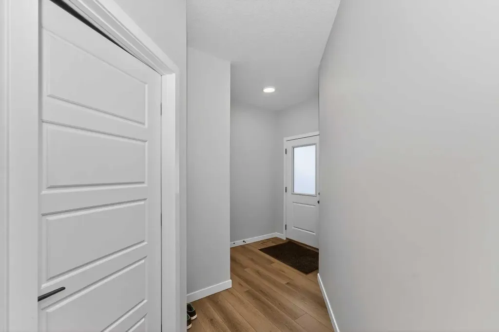 1173 Chinook Gate Bay SW Airdrie AB T4B 5J2