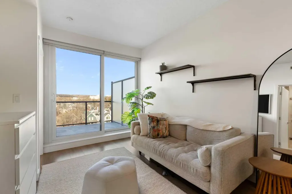 301 10 Street NW Calgary AB T2N 1V5