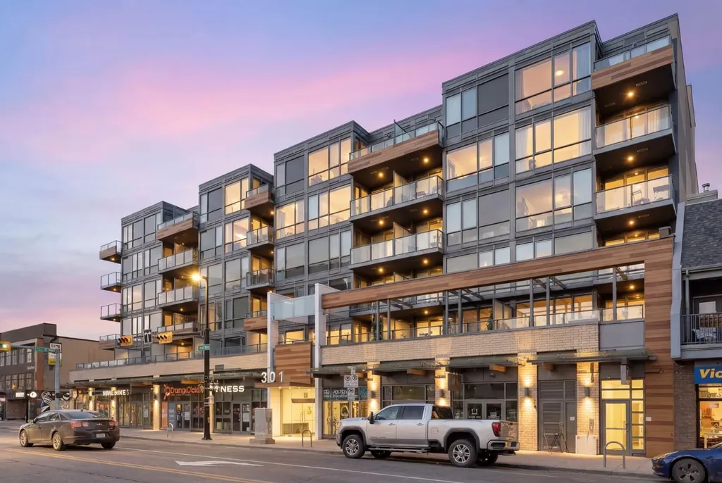301 10 Street NW Calgary AB T2N 1V5