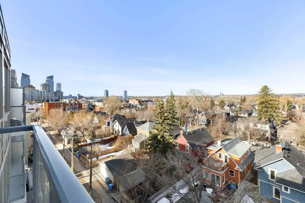 301 10 Street NW Calgary AB T2N 1V5