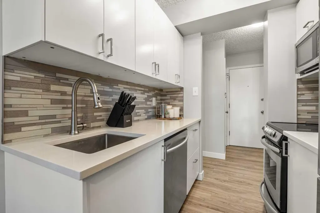 313 20 Avenue SW Calgary AB T2S 0E6