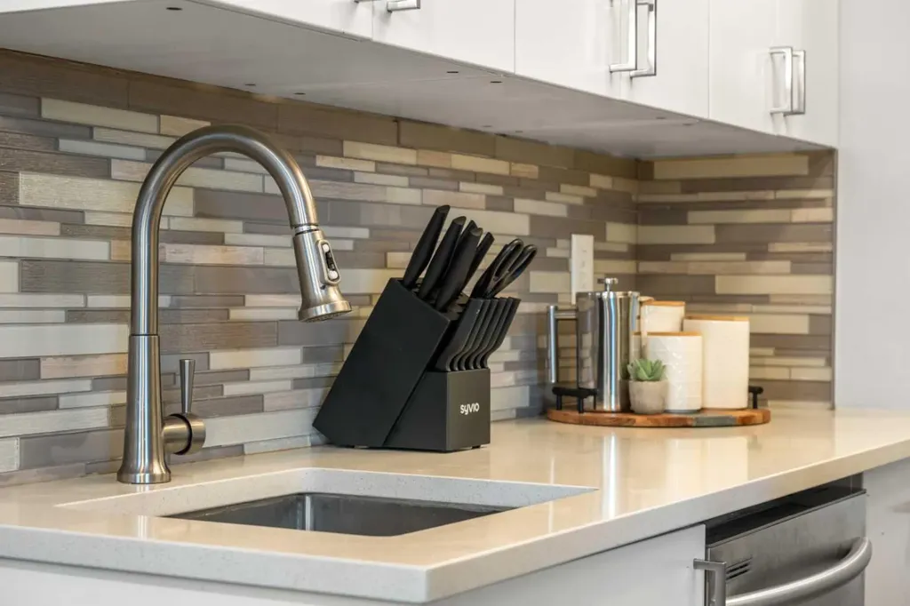 313 20 Avenue SW Calgary AB T2S 0E6