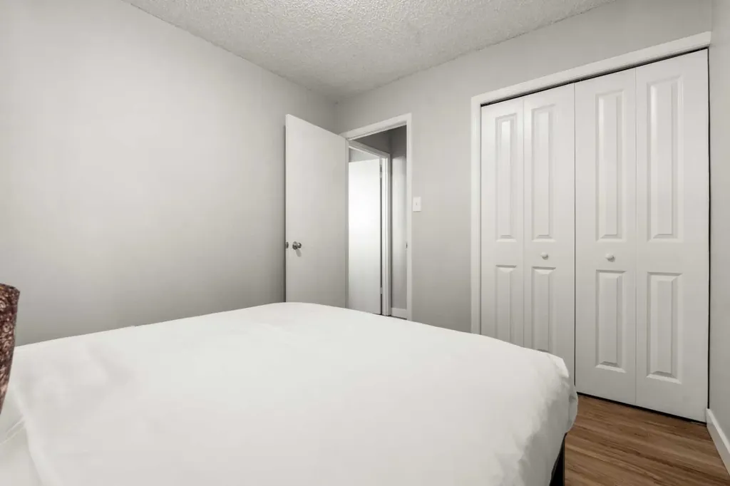 313 20 Avenue SW Calgary AB T2S 0E6