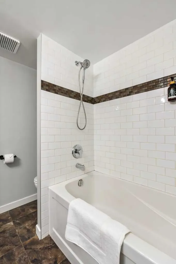 313 20 Avenue SW Calgary AB T2S 0E6