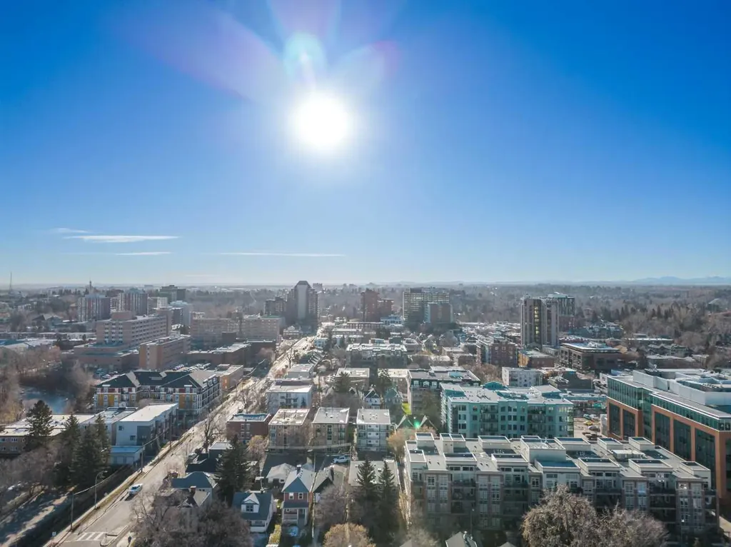 313 20 Avenue SW Calgary AB T2S 0E6