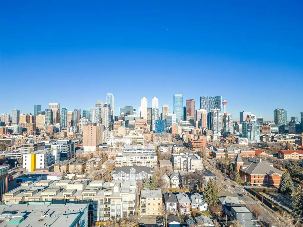 313 20 Avenue SW Calgary AB T2S 0E6