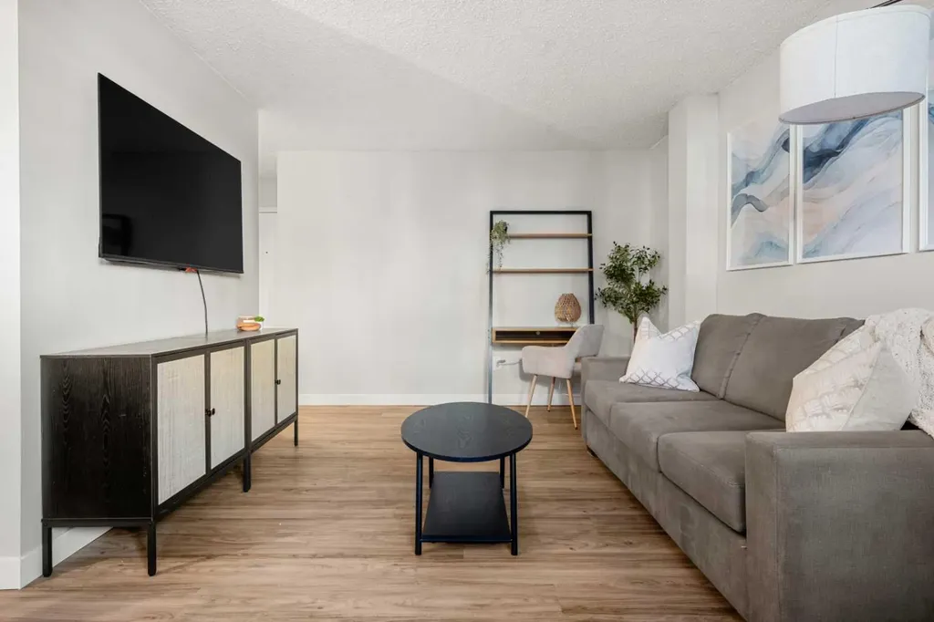 313 20 Avenue SW Calgary AB T2S 0E6