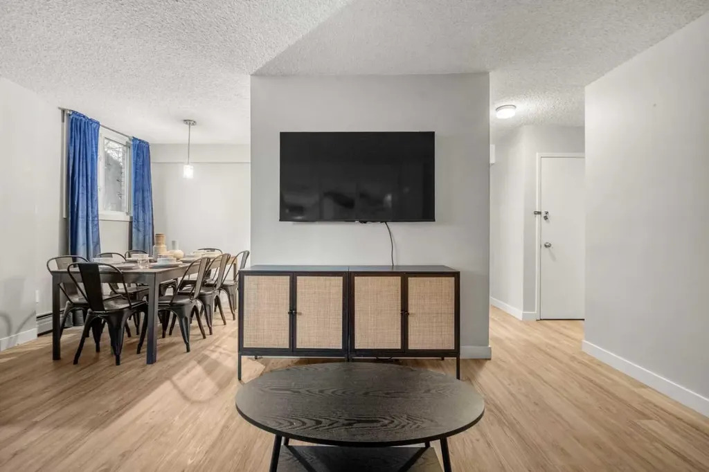 313 20 Avenue SW Calgary AB T2S 0E6