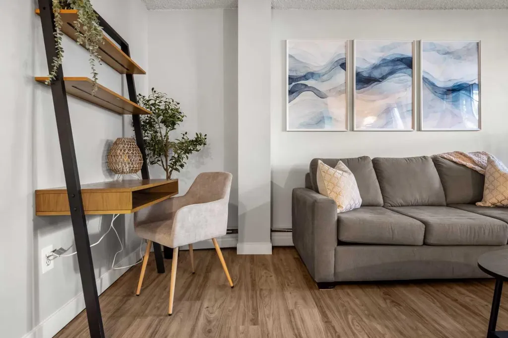 313 20 Avenue SW Calgary AB T2S 0E6