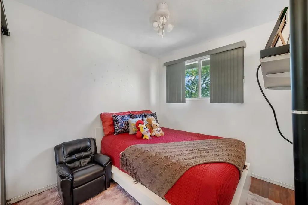 175 Manora Place NE Calgary AB T2A 5P7