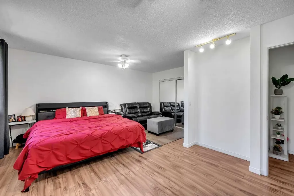 175 Manora Place NE Calgary AB T2A 5P7