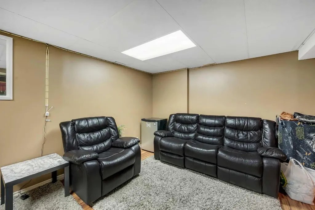 175 Manora Place NE Calgary AB T2A 5P7