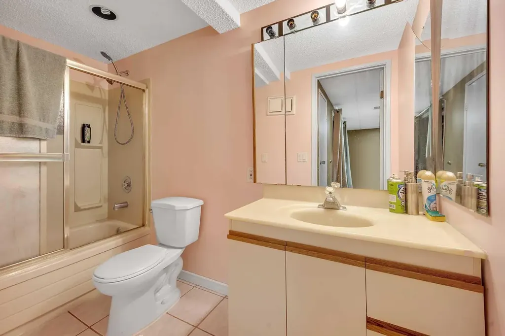 175 Manora Place NE Calgary AB T2A 5P7