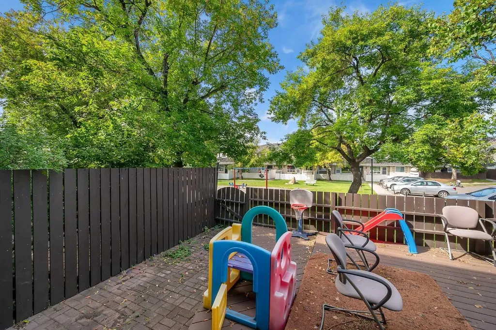 175 Manora Place NE Calgary AB T2A 5P7