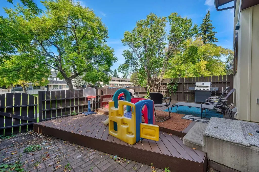 175 Manora Place NE Calgary AB T2A 5P7