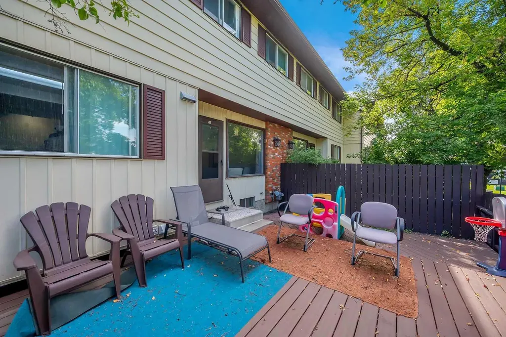 175 Manora Place NE Calgary AB T2A 5P7