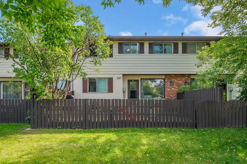 175 Manora Place NE Calgary AB T2A 5P7