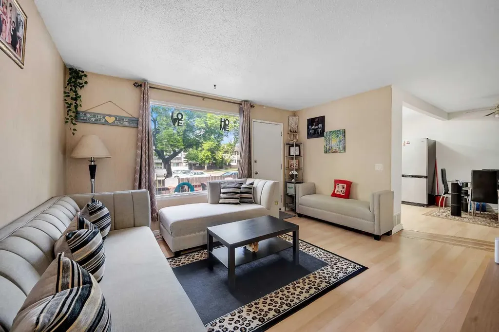 175 Manora Place NE Calgary AB T2A 5P7