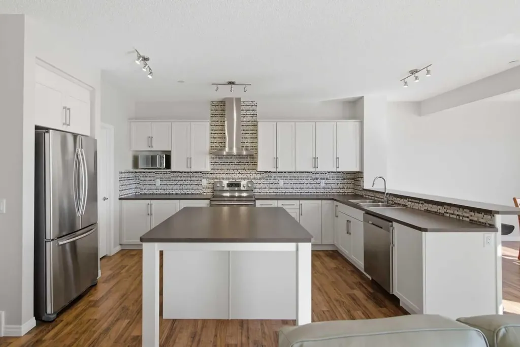 1456 Livingston Way NE Calgary AB T3P 0Z4